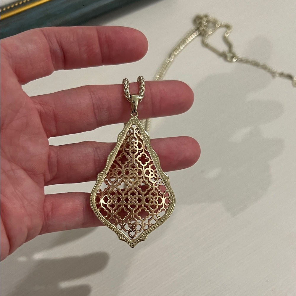 Kendra Scott Gold Filigree Pendant Necklace